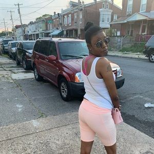 Meet your Posher, Adele